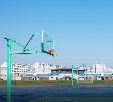 學(xué)?；@球架安裝